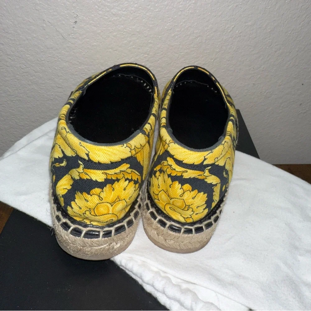 Versace‎ Barocco Medusa Espadrilles Gold Black Designer Euro Vacation 38.5
